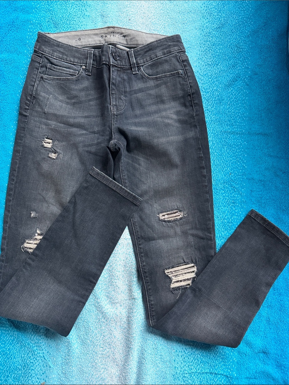 White House Black Market black Distressed Women’s Skinny Jeans